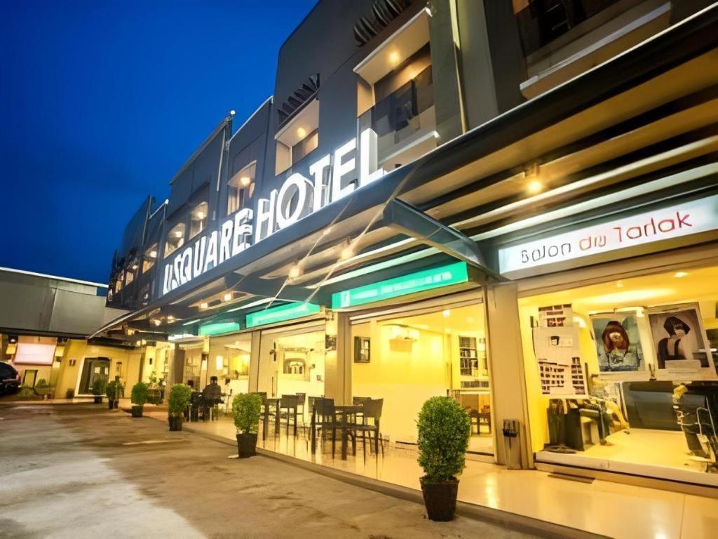 L Square Hotel Tarlac City Exteriör bild