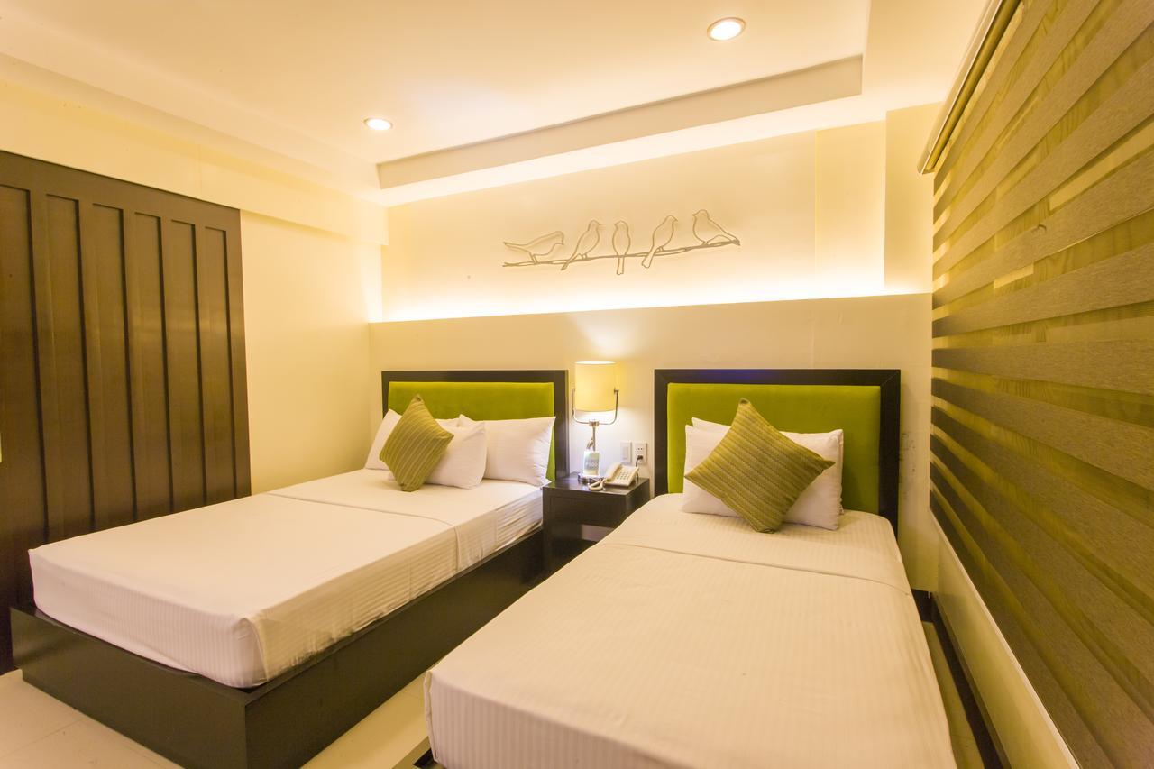 L Square Hotel Tarlac City Exteriör bild