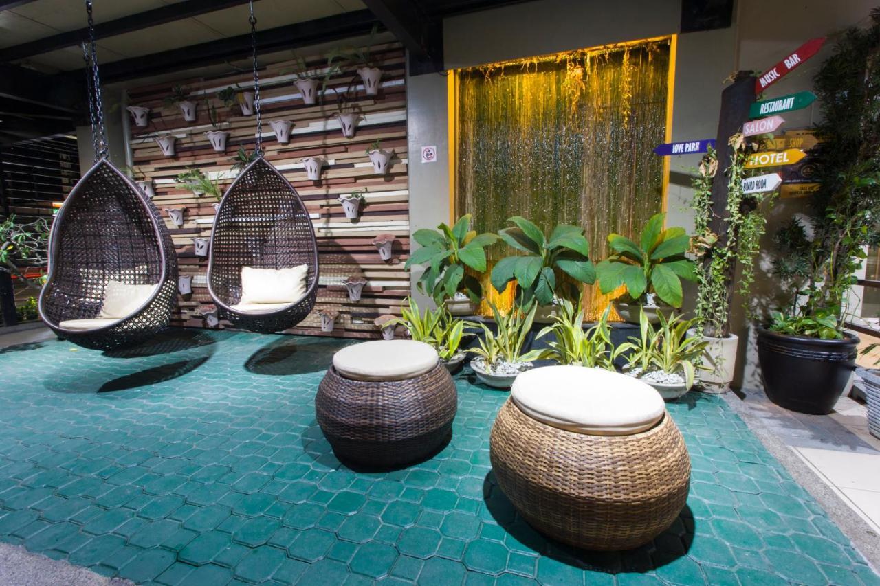 L Square Hotel Tarlac City Exteriör bild